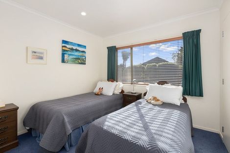 Photo of property in 122 Charles Prevost Drive, The Gardens, Auckland, 2105