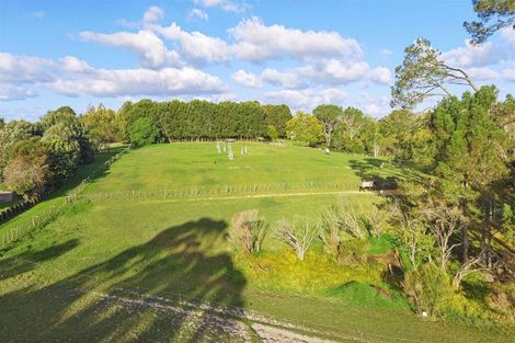 Photo of property in 370 Taupaki Road, Taupaki, Henderson, 0782