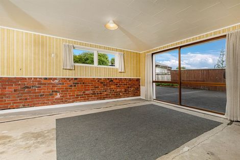 Photo of property in 175 Waimumu Road, Massey, Auckland, 0614