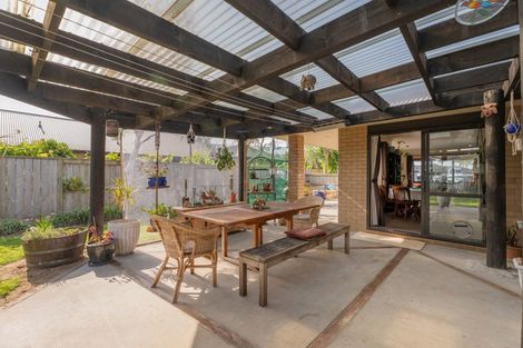 Photo of property in 70 Cholmondeley Crescent, Whitianga, 3510