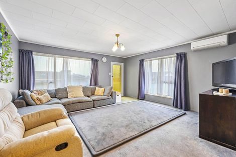 Photo of property in 2/39 Blacklock Avenue, Henderson, Auckland, 0612