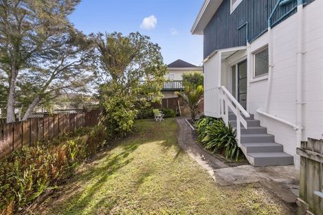 Photo of property in 2/45 Monarch Avenue, Hillcrest, Auckland, 0627