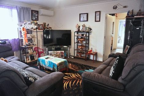Photo of property in 16 Parrs Cross Road, Henderson, Auckland, 0612