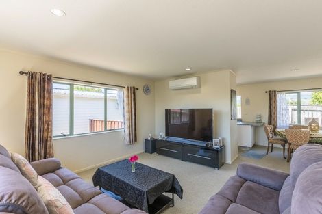 Photo of property in 33 Rosewood Place, Paraparaumu, 5032