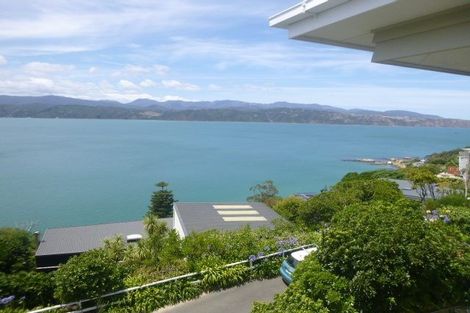 Photo of property in 124 Nevay Road, Karaka Bays, Wellington, 6022
