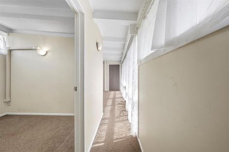 Photo of property in 2/127 Seabrook Avenue, New Lynn, Auckland, 0600