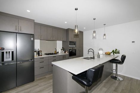 Photo of property in 21 Thornbury Lane, Timberlea, Upper Hutt, 5018