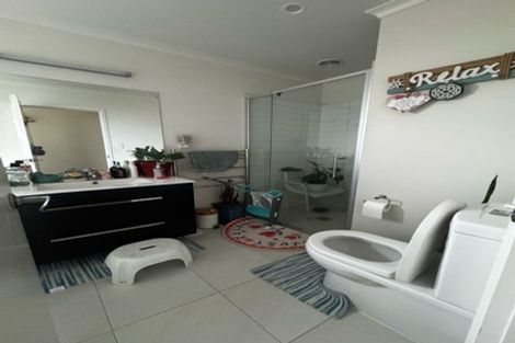 Photo of property in 3 Opouatu Avenue, Glenbrook, 2681