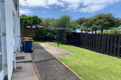 Photo of property in 3/83 Sylvan Avenue, Northcote, Auckland, 0627