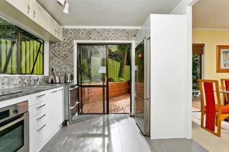 Photo of property in 2/81 Waipa Street, Birkenhead, Auckland, 0626