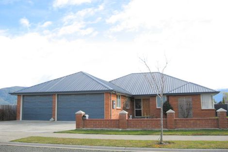 Photo of property in 14 Lawson Burrows Crescent, Te Anau, 9600