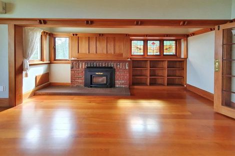 Photo of property in 8 Cobden Road, Bluff Hill, Napier, 4110