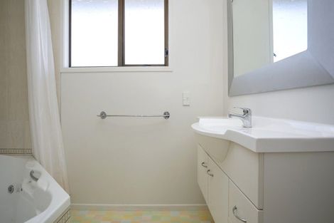 Photo of property in 34 Saint James Street, Richmond Heights, Taupo, 3330