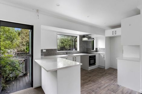 Photo of property in 2/43 Sabulite Road, Kelston, Auckland, 0602