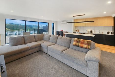 Photo of property in 44 Oakum Road, Whitby, Porirua, 5024