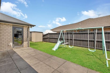 Photo of property in 31 Harbour Crest Drive, Waiuku, 2123