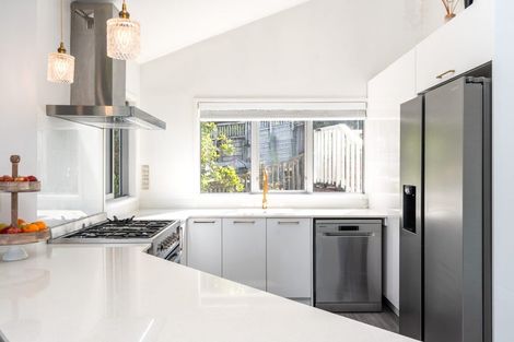 Photo of property in 51a Maungaraki Road, Korokoro, Lower Hutt, 5012