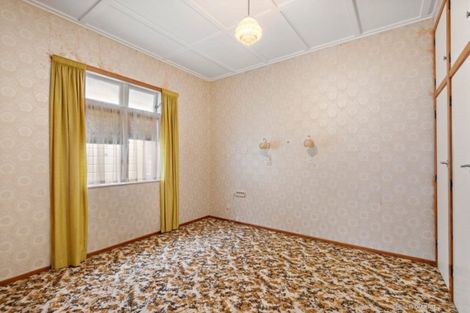 Photo of property in 73 Derwent Street, Island Bay, Wellington, 6023