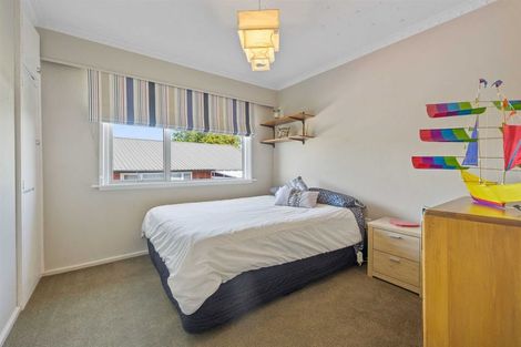 Photo of property in 6 Ilfracombe Place, Burnside, Christchurch, 8053