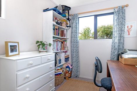 Photo of property in 76 Banks Street, Tolaga Bay, 4077