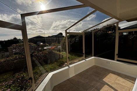 Photo of property in 1/9 Waiwera Place, Merrilands, New Plymouth, 4312