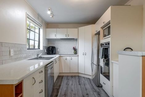 Photo of property in 68 Pencarrow Street, Highbury, Palmerston North, 4412