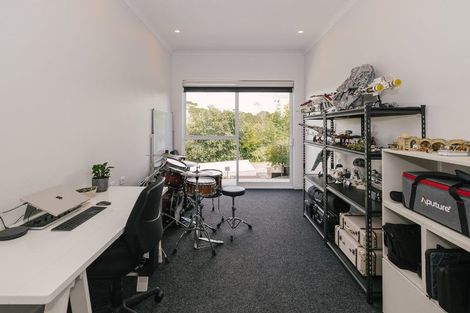 Photo of property in 22a La Lena Grove, Fitzherbert, Palmerston North, 4410