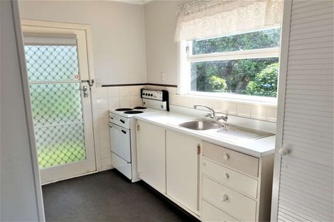 Photo of property in 2/4 Kaumatua Place, Te Atatu Peninsula, Auckland, 0610