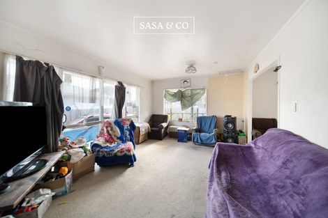 Photo of property in 4 Stoll Place, Clendon Park, Auckland, 2103