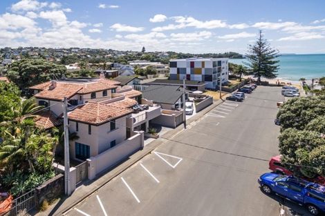 Photo of property in 1/60 Milford Road, Milford, Auckland, 0620