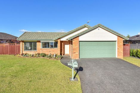 Photo of property in 33 Sandwick Drive, Weymouth, Auckland, 2103
