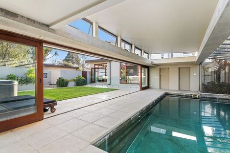 Photo of property in 118 Straven Road, Fendalton, Christchurch, 8014