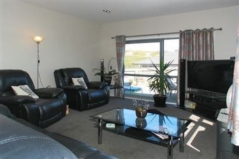 Photo of property in 4 Kaimai Place, Aotea, Porirua, 5024