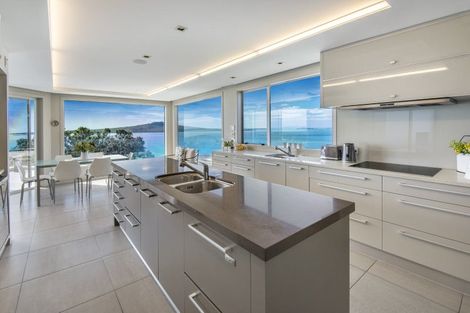 Photo of property in 1/40 Seacliffe Avenue, Belmont, Auckland, 0622