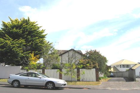Photo of property in 2/10 Centorian Drive, Windsor Park, Auckland, 0632