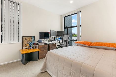 Photo of property in 15 Battalion Drive, Papakura, 2110