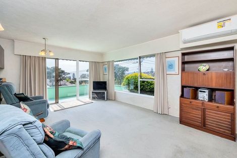 Photo of property in 1/27 Aotearoa Terrace, Murrays Bay, Auckland, 0630