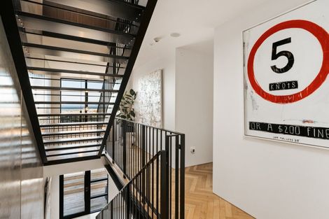 Photo of property in 212 Marine Parade, Mount Maunganui, 3116