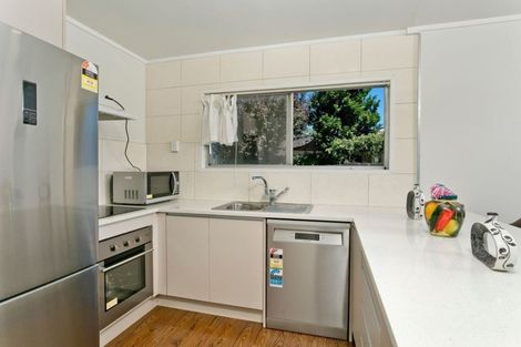 Photo of property in 20 Kapiti Place, Sunnynook, Auckland, 0620