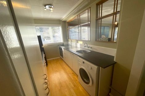 Photo of property in Victoria Court, 8/4 Queen Street, Mount Victoria, Wellington, 6011