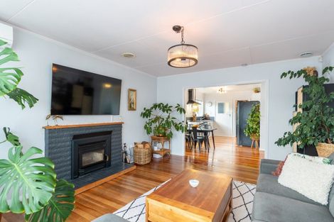Photo of property in 27 Amundsen Grove, Stokes Valley, Lower Hutt, 5019