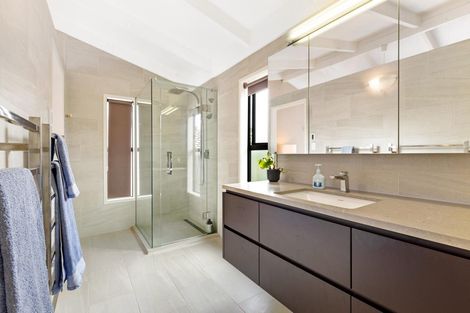 Photo of property in 22 Matuhi Rise, Henderson, Auckland, 0612