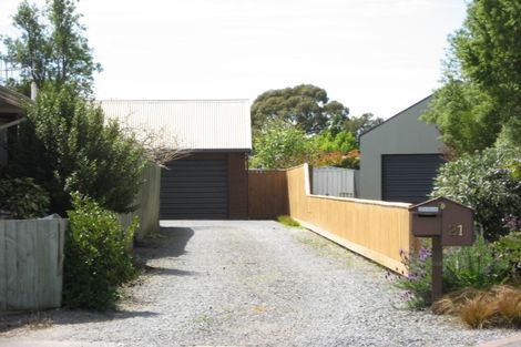 Photo of property in 21 Coates Place, Rangiora, 7400