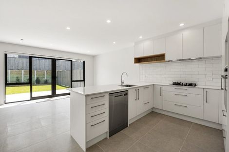 Photo of property in 51 Parkmore Drive, Rosehill, Papakura, 2113