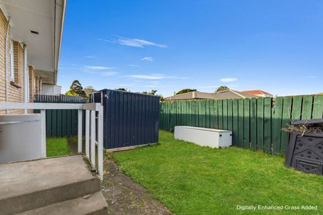 Photo of property in 2/24a Vine Street, Mangere East, Auckland, 2024