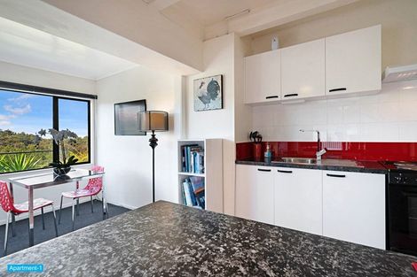 Photo of property in 18 Kitewaho Road, Swanson, Auckland, 0816