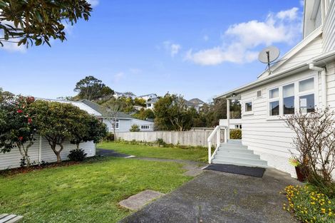 Photo of property in 33 Firth Terrace, Karori, Wellington, 6012