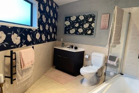 Photo of property in 120a Awaruku Road, Torbay, Auckland, 0630