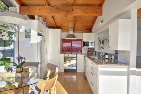 Photo of property in 118 Bleakhouse Road, Mellons Bay, Auckland, 2014