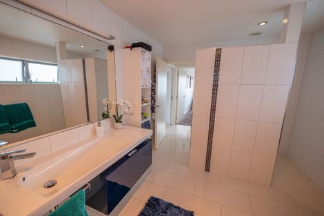 Photo of property in 5 Nancy Wake Place, Cable Bay, 0420